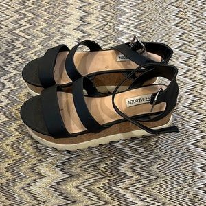Steve Madden platform sandals black size 8